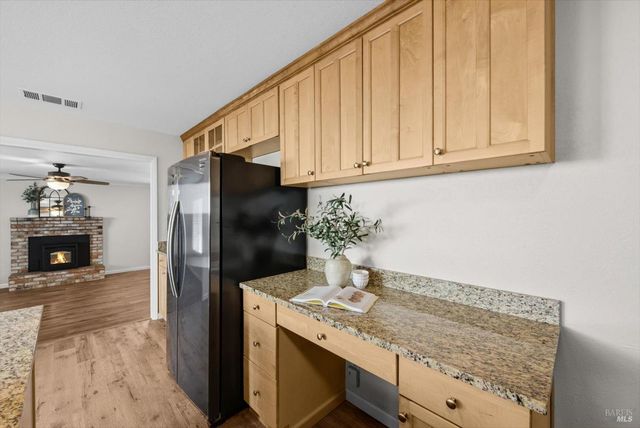 130 Longview Dr, Vacaville, CA 95687