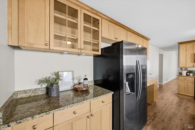 130 Longview Dr, Vacaville, CA 95687