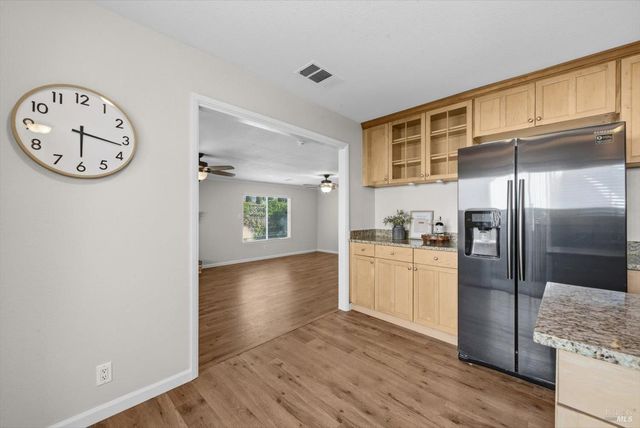 130 Longview Dr, Vacaville, CA 95687