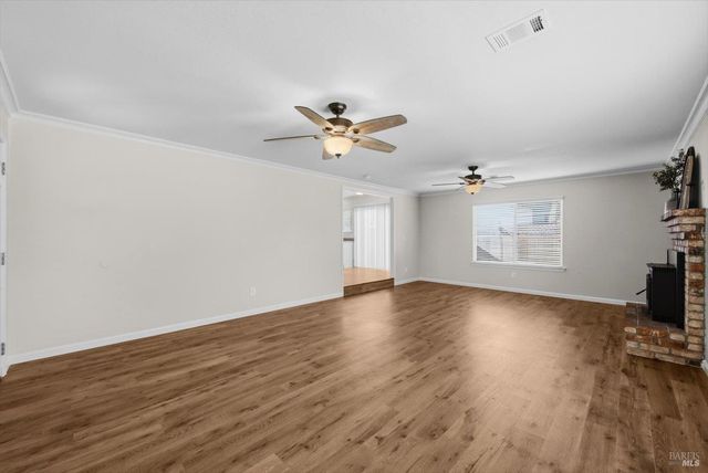 130 Longview Dr, Vacaville, CA 95687