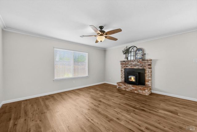 130 Longview Dr, Vacaville, CA 95687