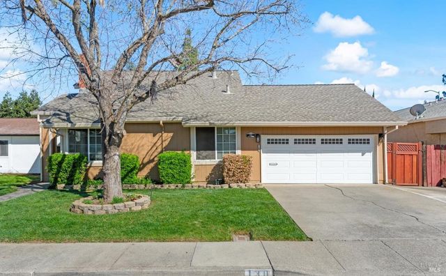 130 Longview Dr, Vacaville, CA 95687