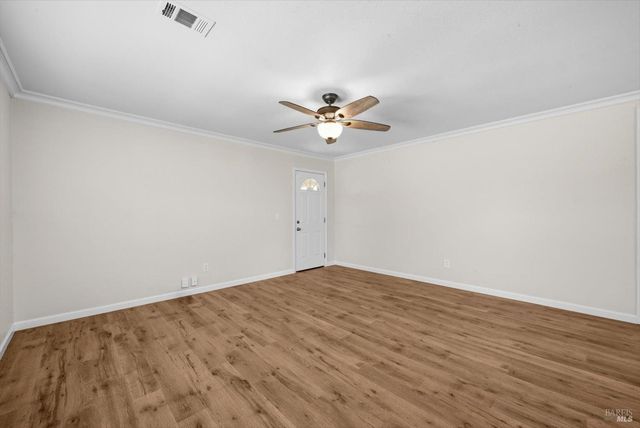 130 Longview Dr, Vacaville, CA 95687