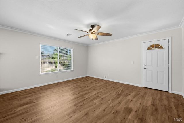 130 Longview Dr, Vacaville, CA 95687