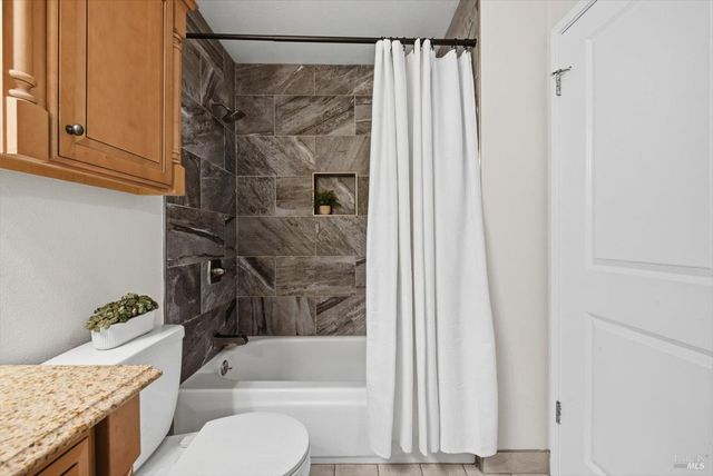 130 Longview Dr, Vacaville, CA 95687