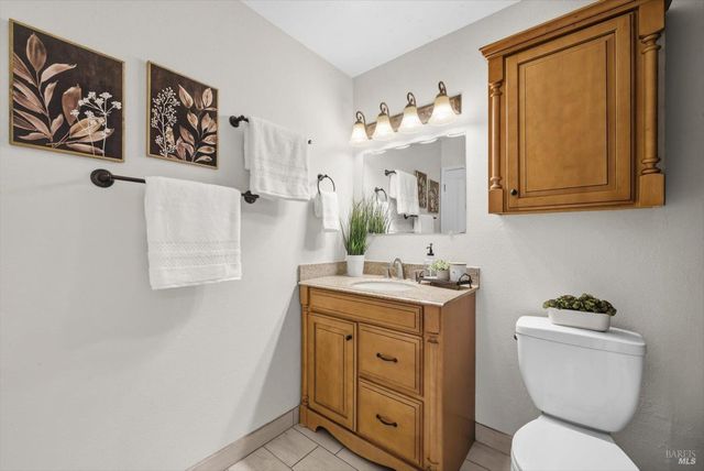 130 Longview Dr, Vacaville, CA 95687