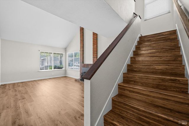 130 Longview Dr, Vacaville, CA 95687