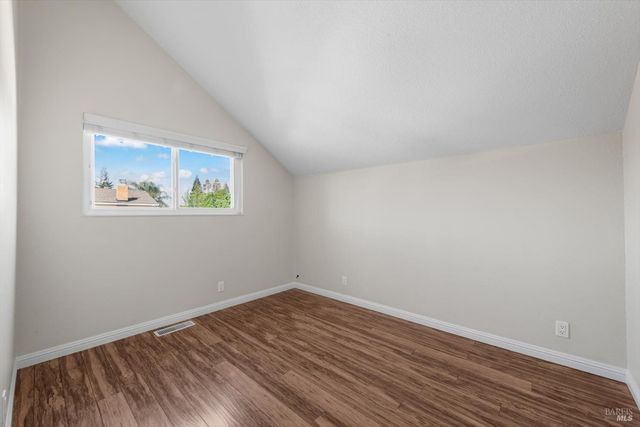 130 Longview Dr, Vacaville, CA 95687