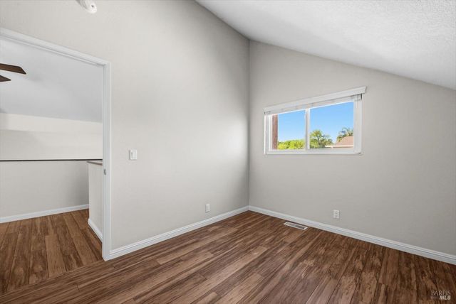 130 Longview Dr, Vacaville, CA 95687