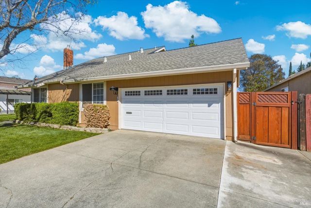 130 Longview Dr, Vacaville, CA 95687