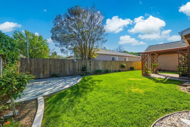 130 Longview Dr, Vacaville, CA 95687