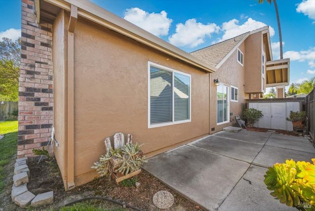 130 Longview Dr, Vacaville, CA 95687