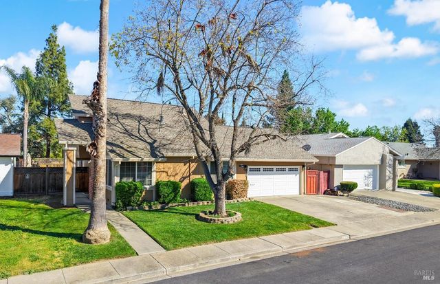 130 Longview Dr, Vacaville, CA 95687