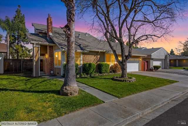 130 Longview Dr, Vacaville, CA 95687