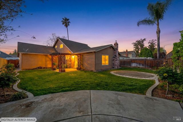 130 Longview Dr, Vacaville, CA 95687