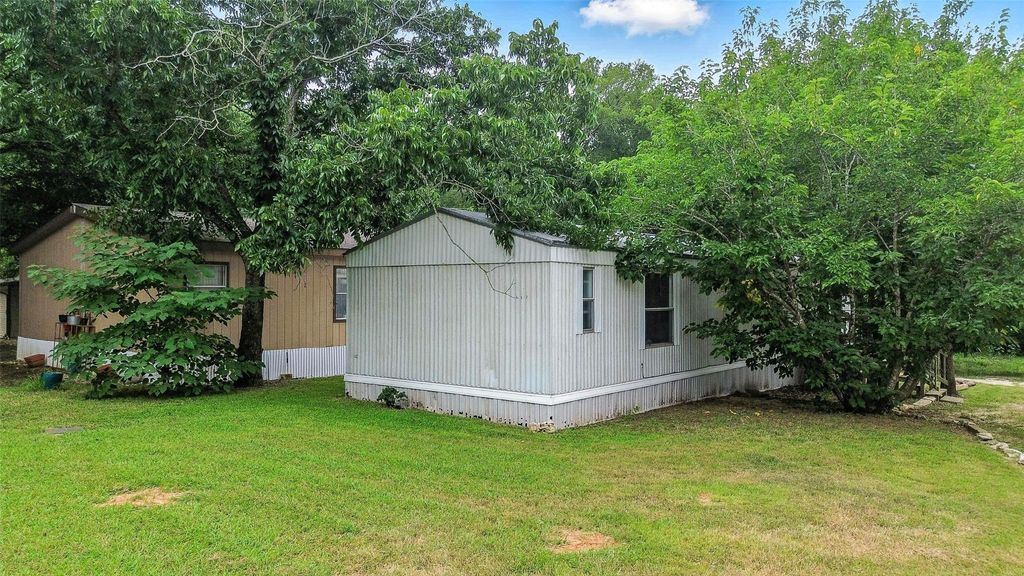 143 White Oak Street, Alvarado, TX 76009