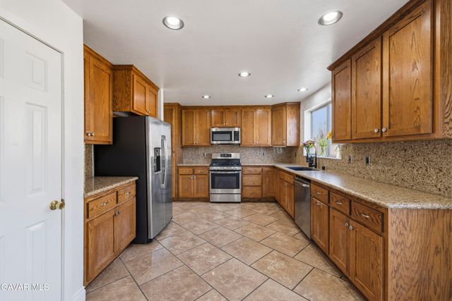 3019 Hildreth Court, Lancaster, CA 93535