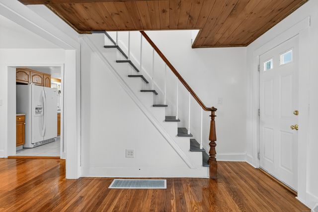 153 Otrobando Avenue, Norwich, CT 06360