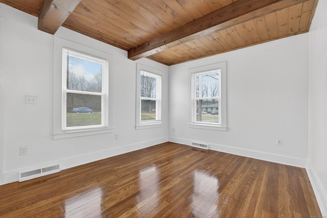 153 Otrobando Avenue, Norwich, CT 06360