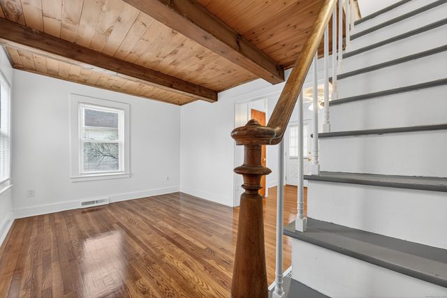 153 Otrobando Avenue, Norwich, CT 06360