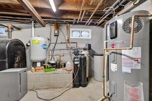 153 Otrobando Avenue, Norwich, CT 06360