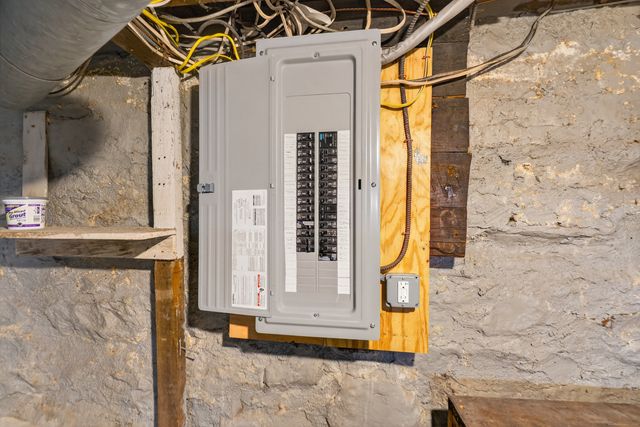 153 Otrobando Avenue, Norwich, CT 06360