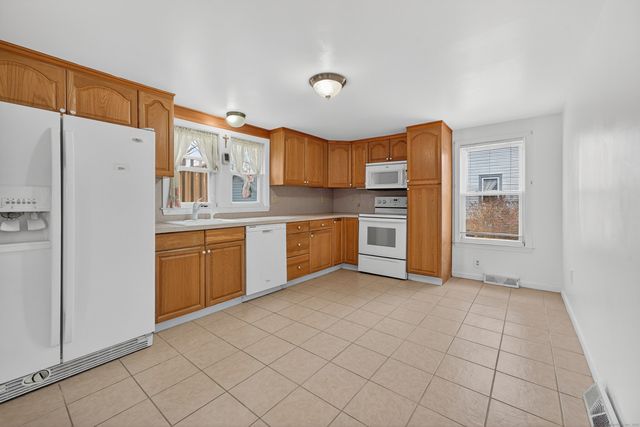 153 Otrobando Avenue, Norwich, CT 06360