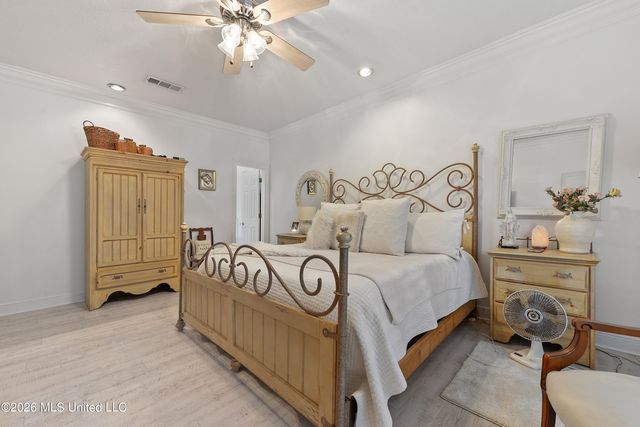 3200 Magnolia Lane, Ocean Springs, MS 39564