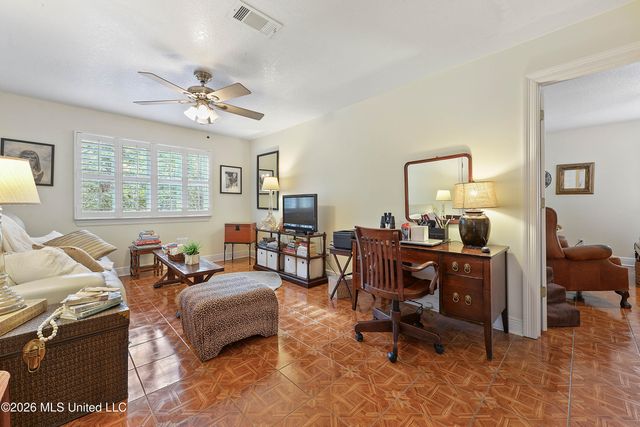 3200 Magnolia Lane, Ocean Springs, MS 39564