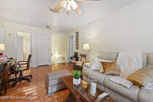 3200 Magnolia Lane, Ocean Springs, MS 39564