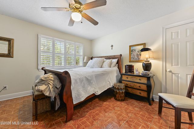 3200 Magnolia Lane, Ocean Springs, MS 39564