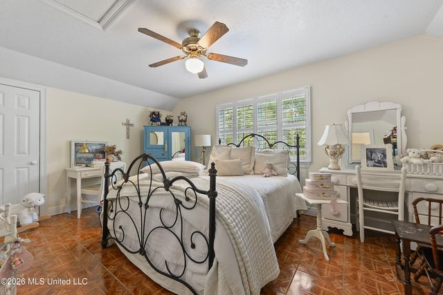 3200 Magnolia Lane, Ocean Springs, MS 39564