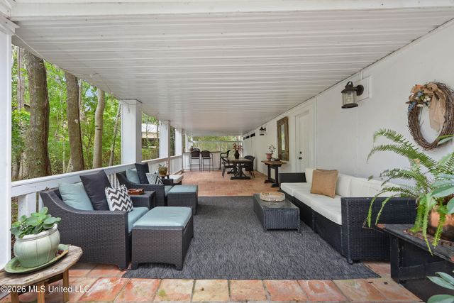 3200 Magnolia Lane, Ocean Springs, MS 39564