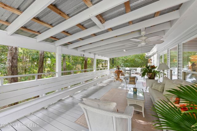 3200 Magnolia Lane, Ocean Springs, MS 39564