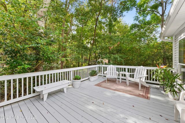 3200 Magnolia Lane, Ocean Springs, MS 39564