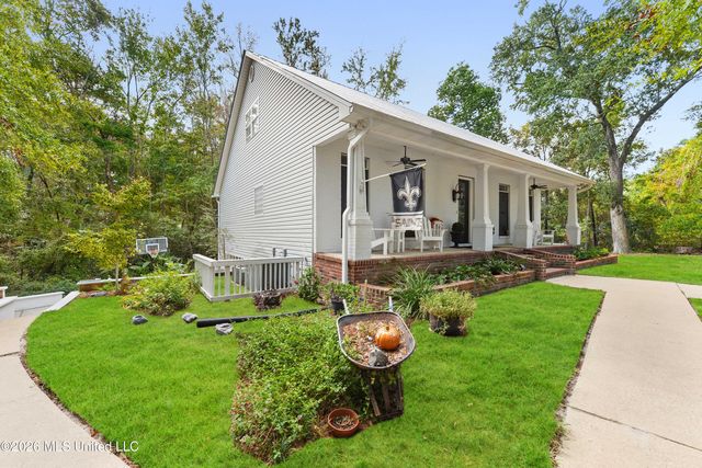 3200 Magnolia Lane, Ocean Springs, MS 39564