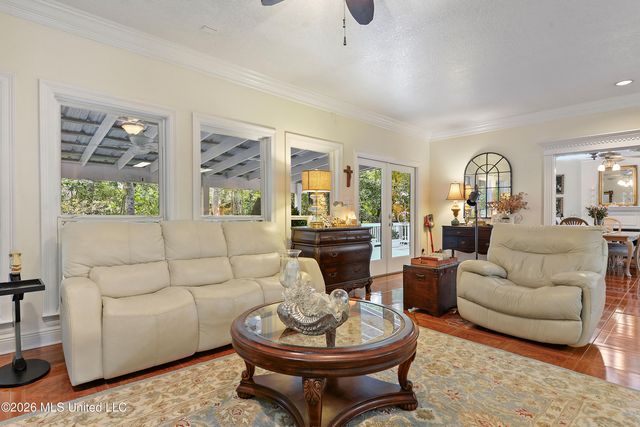 3200 Magnolia Lane, Ocean Springs, MS 39564