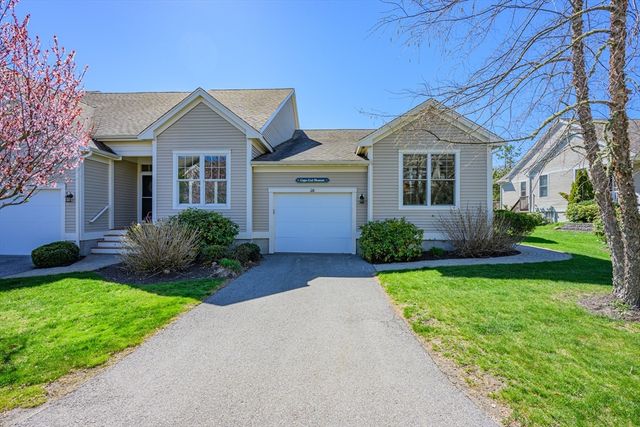 118 Grey Hawk Dr 118, Mashpee, MA 02649