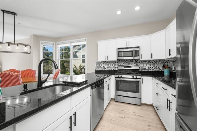 118 Grey Hawk Dr 118, Mashpee, MA 02649