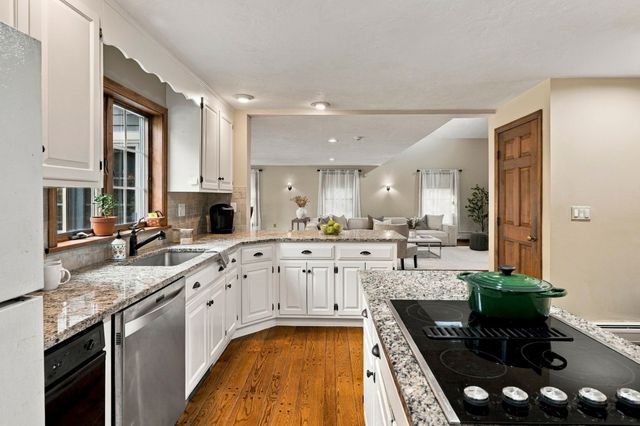 9 Spearfield Lane, Lynnfield, MA 01940
