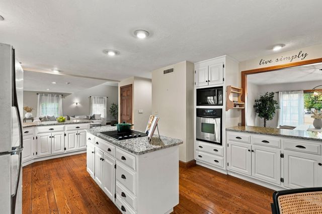 9 Spearfield Lane, Lynnfield, MA 01940