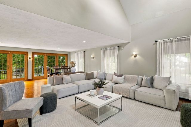9 Spearfield Lane, Lynnfield, MA 01940