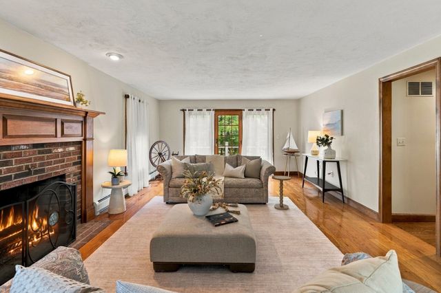 9 Spearfield Lane, Lynnfield, MA 01940