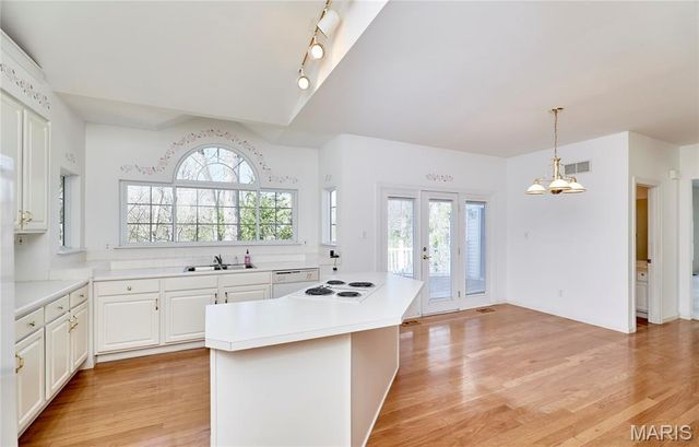 16614 Highland Summit Drive, Wildwood, MO 63011