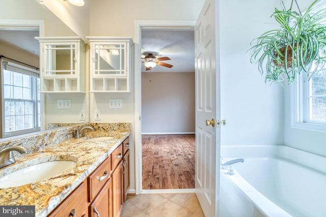 24552 ELEYS FORD RD, Lignum, VA 22726