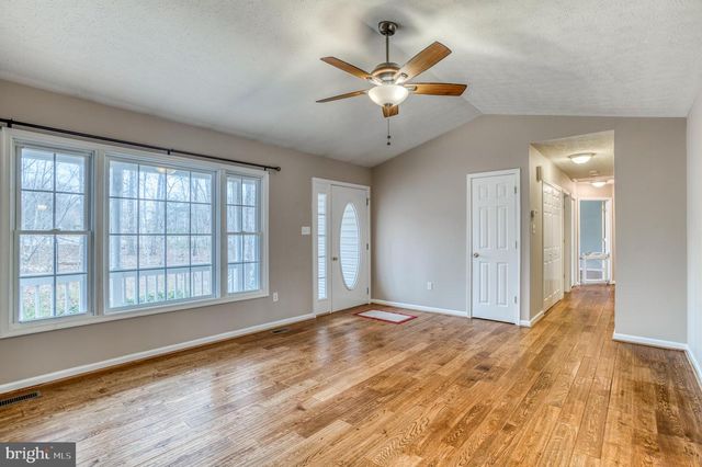 24552 ELEYS FORD RD, Lignum, VA 22726