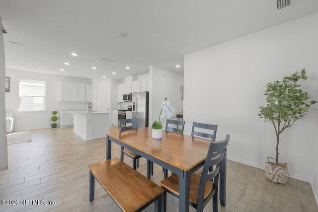 1043 CEDAR SLOUGH Drive, Jacksonville, FL 32220