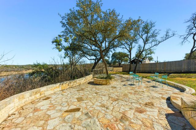 729 Nomad DR, Spicewood, TX 78669