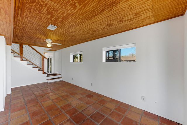 729 Nomad DR, Spicewood, TX 78669