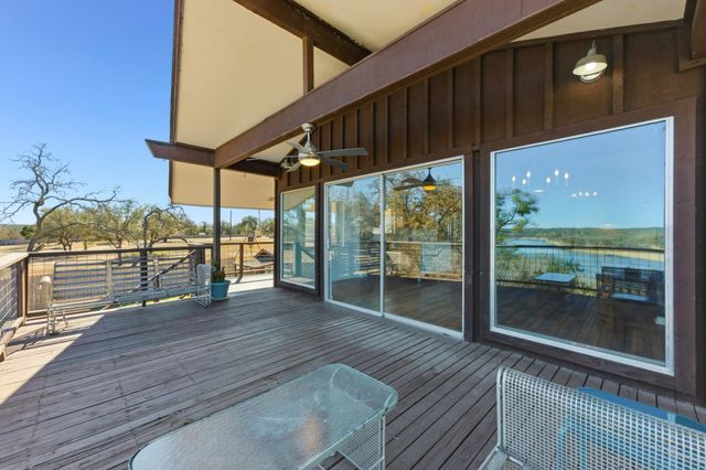 729 Nomad DR, Spicewood, TX 78669